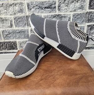 Adidas S79150 /R8910 Men's Black/White Sneakers Size 9.5